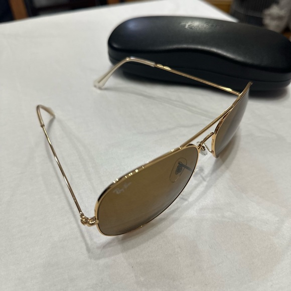 Gold and brown Ray Ban Aviator 56mm Large - Picture 2 of 4